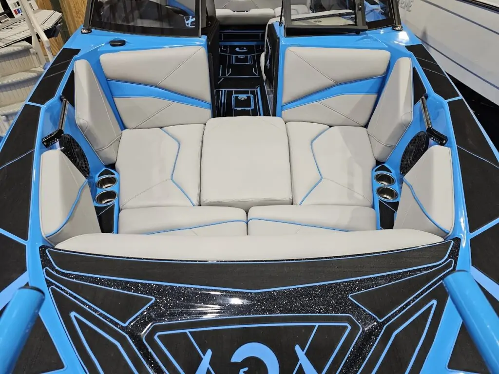 2025 Centurion NV233 Icon